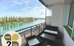 Bnb2you Magnificent apartment with superb view of the Saône